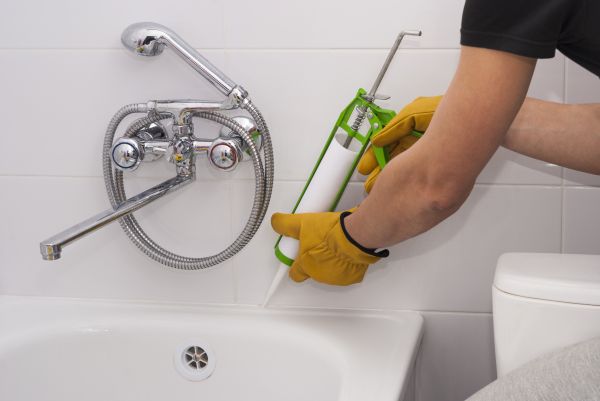 Bathtub Caulking in Pickerington