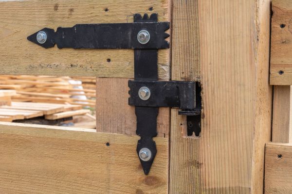 Gate Hinge Adjustment in Pickerington